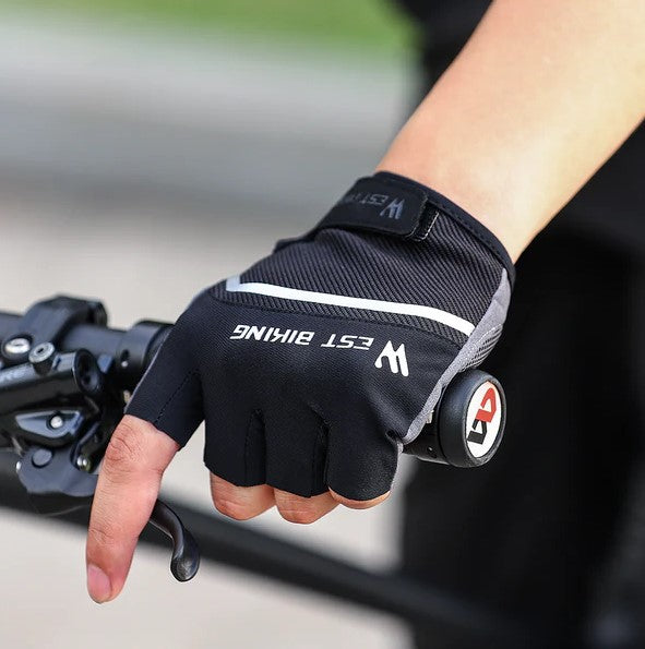 Multi-functional riding gloves